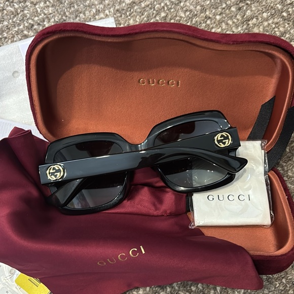 Gucci Sunglasses Style GG0036S Black w Gold GG Logo - LIKE NEW! - Picture 3 of 15